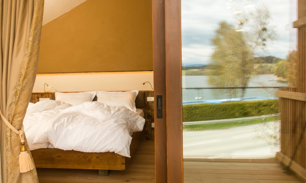 Weingut Georgium Acomodação com café da manhã Sankt Georgen am Längsee Exterior foto